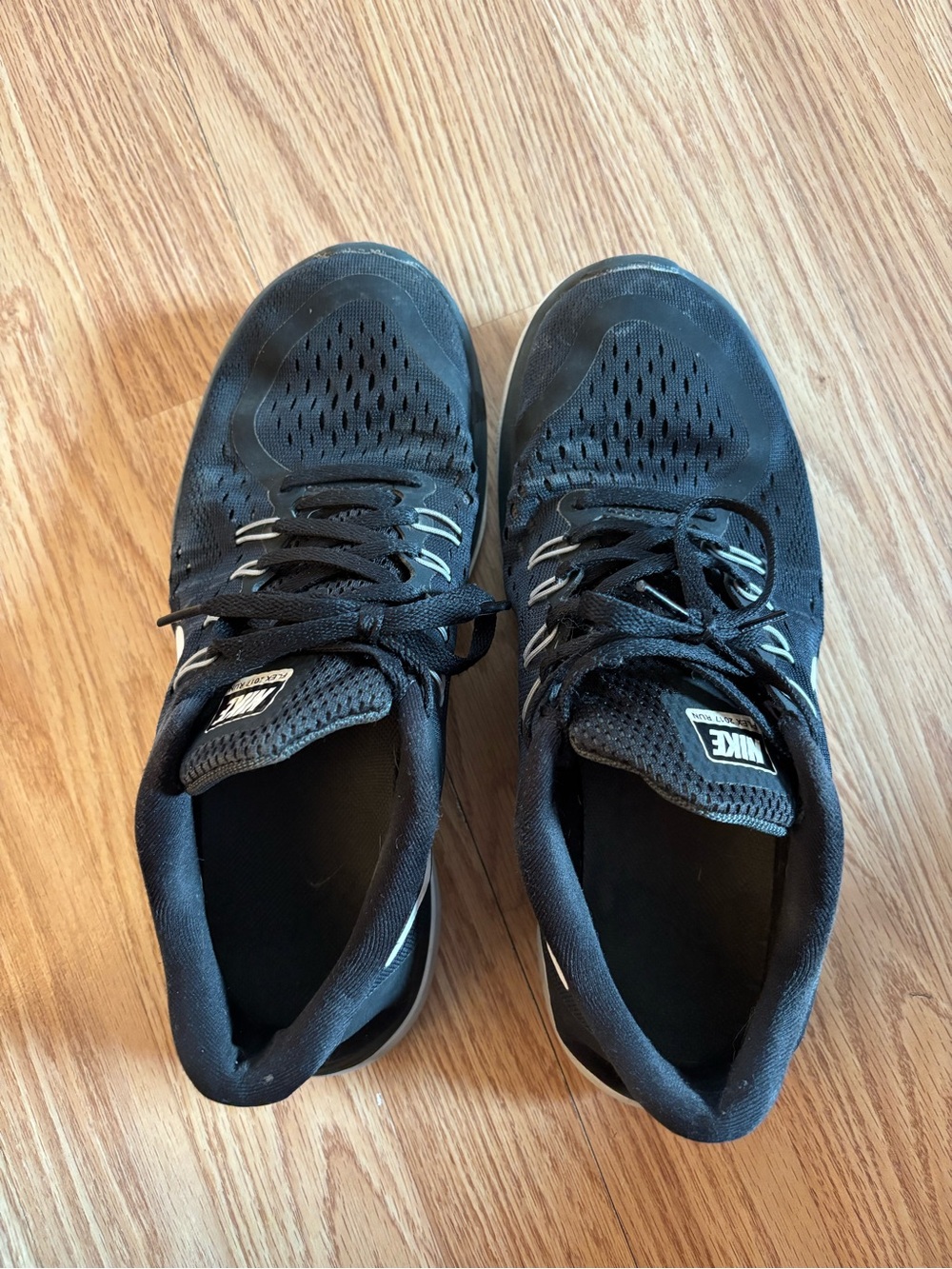 Nike women’s Black Athletic Running Shoes
